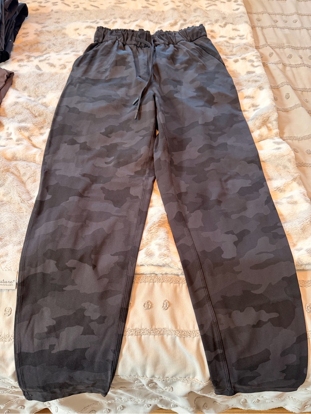 lululemon athletica Black & Dark Gray Camo Wide-Leg Joggers
